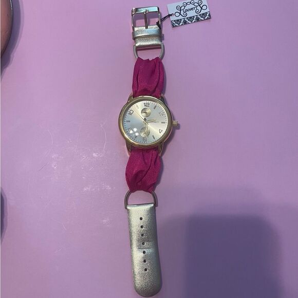 Louvett Pink Satin Fabric Watch Gold Tone NWT Includes Gold Box Case - Picture 3 of 13